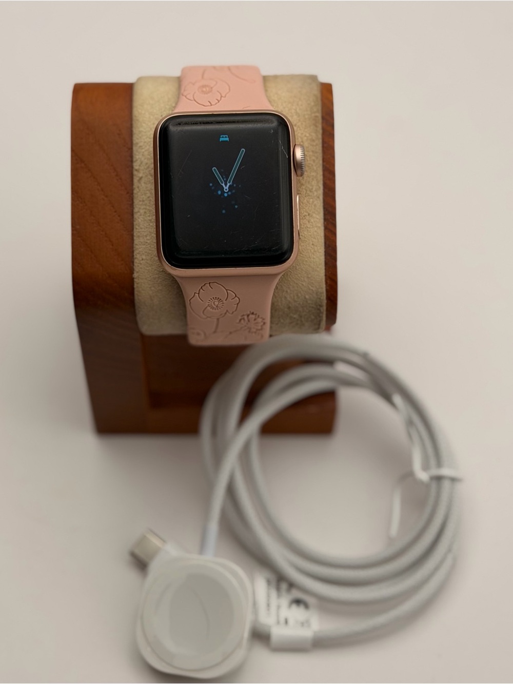 Apple Watch Series 3, LTE, Charger included, Rose gold, 38mm, Tested, Flower ban
